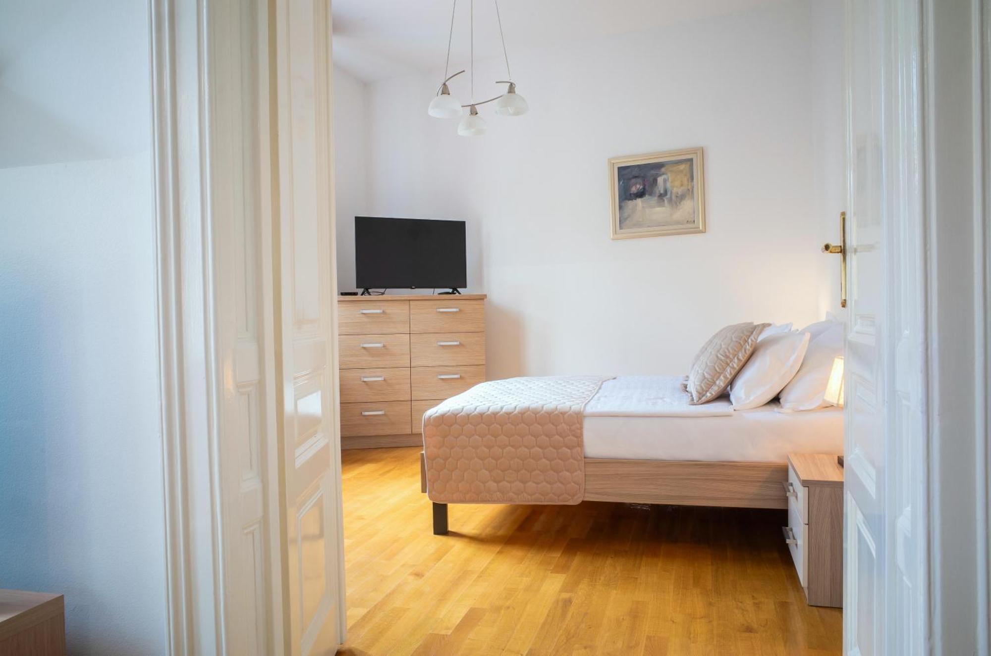 Apartment Korina - City Center Zagreb Buitenkant foto